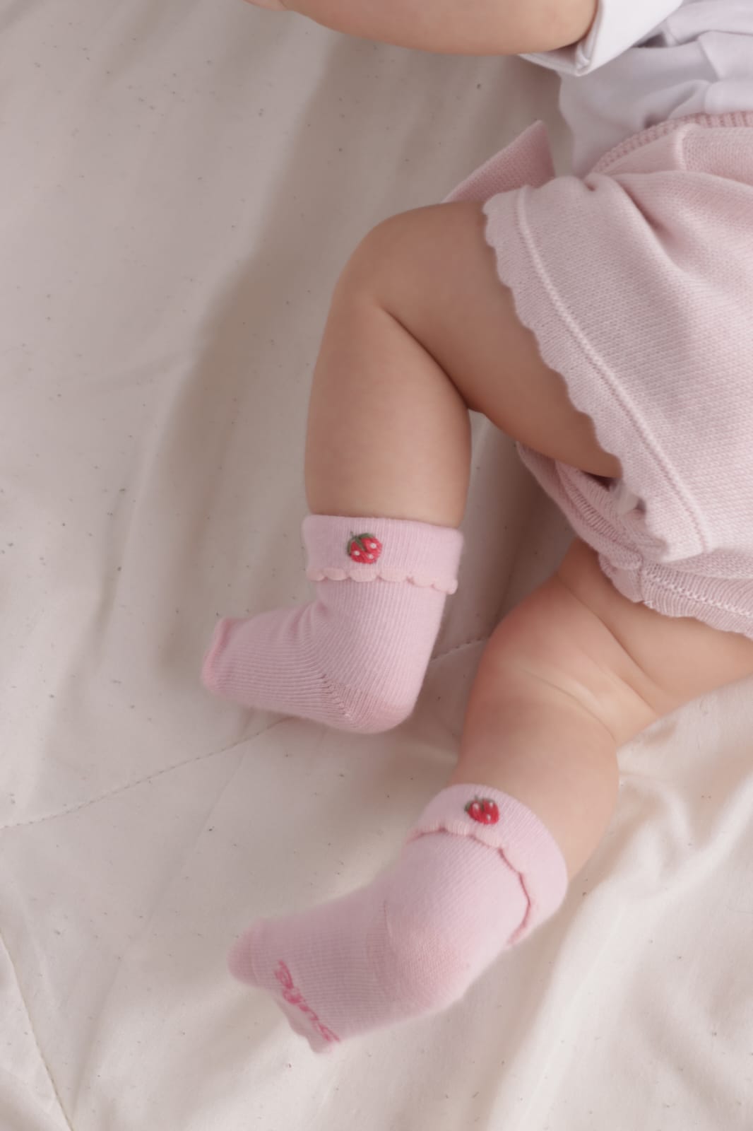 Meia Moranguinho Baby - Yoyo Bow Club